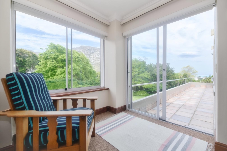 5 Bedroom Property for Sale in Fernkloof Estate Western Cape